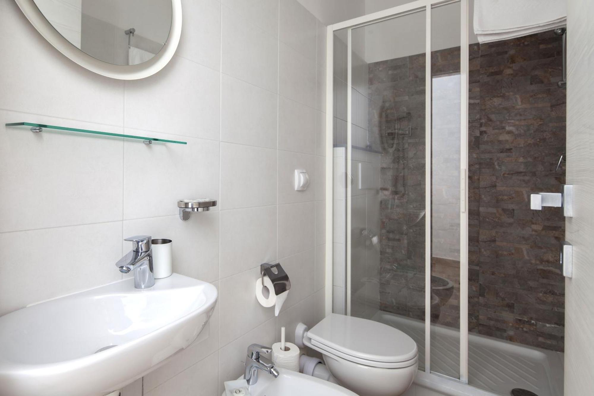 Cinque Terre Charme Rooms ลาสเปเซีย ภายนอก รูปภาพ