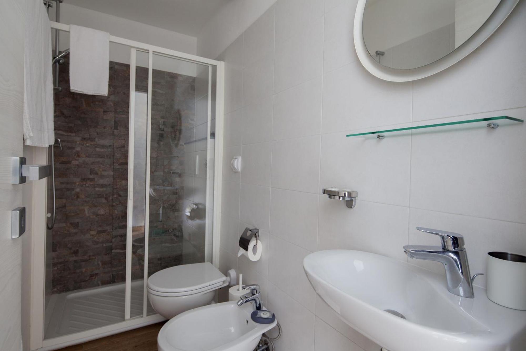Cinque Terre Charme Rooms ลาสเปเซีย ภายนอก รูปภาพ