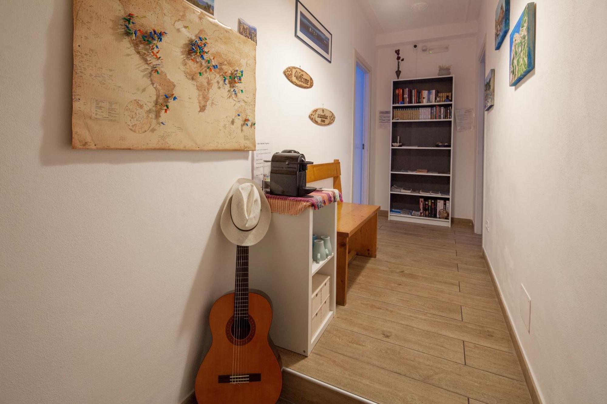 Cinque Terre Charme Rooms ลาสเปเซีย ภายนอก รูปภาพ