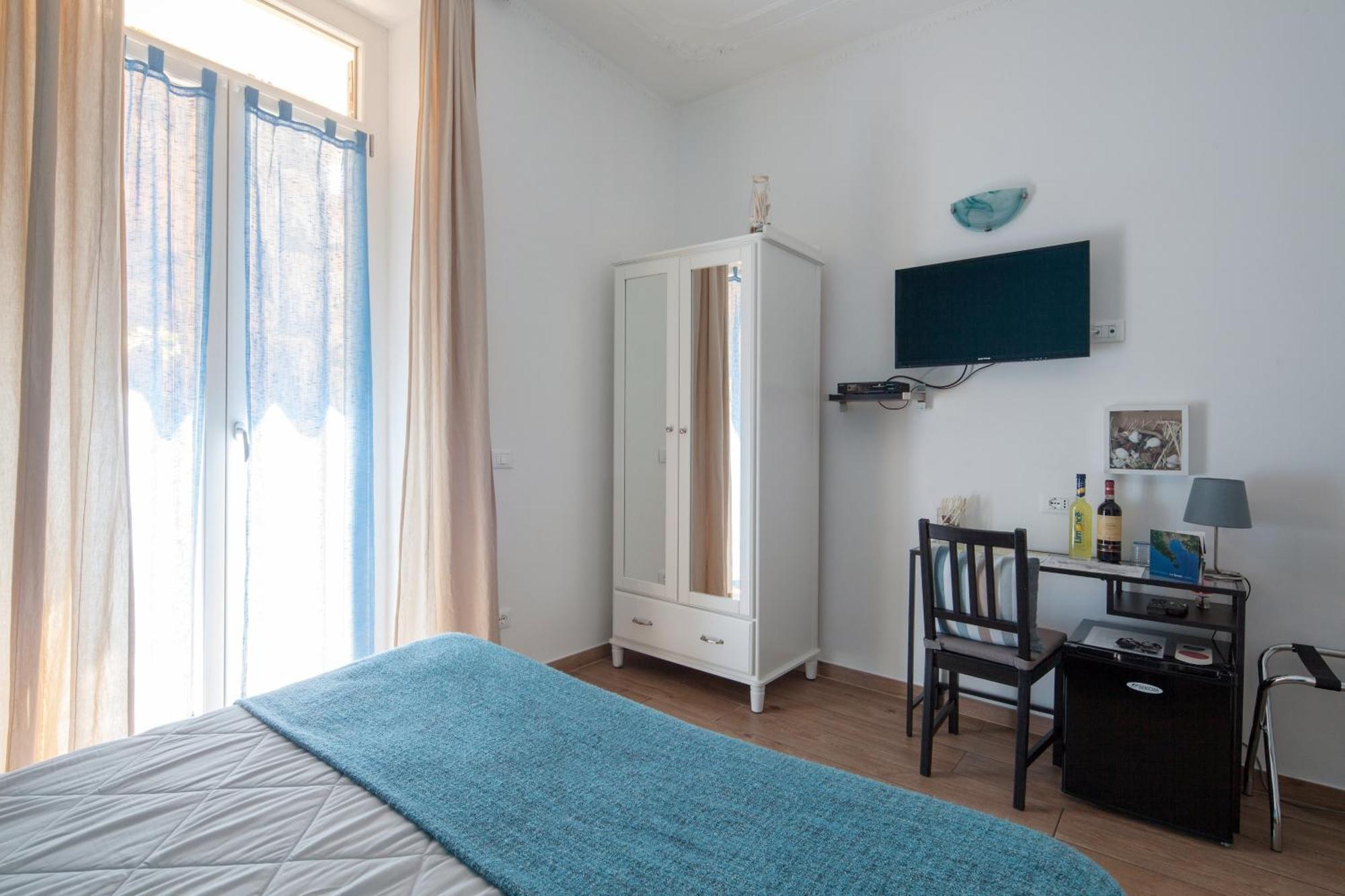 Cinque Terre Charme Rooms ลาสเปเซีย ภายนอก รูปภาพ